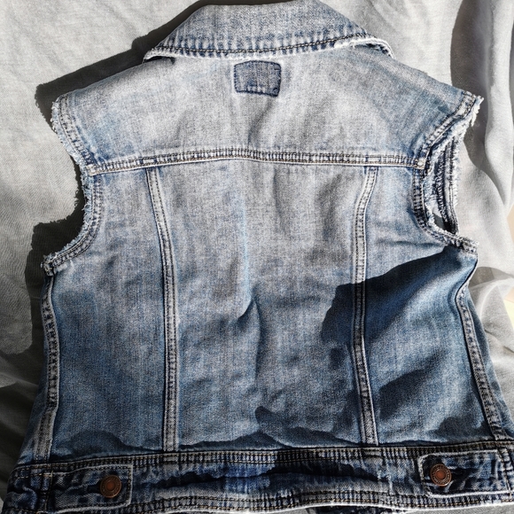 American Eagle Jean Vest - Picture 5 of 5